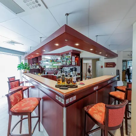 فندق Noemys Montlucon - Restaurant