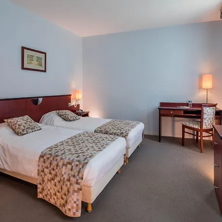 Noemys Montlucon - Restaurant Hotel 3*