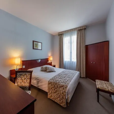 Noemys Montlucon - Restaurant فندق 3*